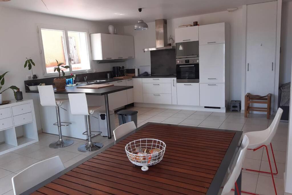 Maison Avec Vue Sur La Mer Et Avec Piscine A Fitou Luaran gambar